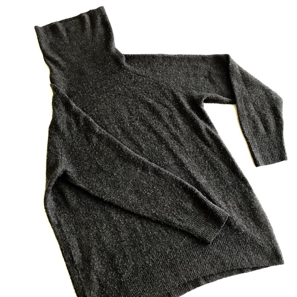 Oversized Sweater - Picture 2 of 3